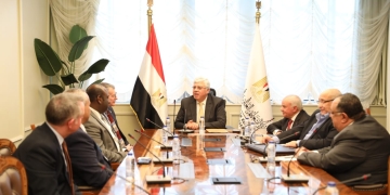 وزير التعليم العالي يبحث التوسع في البرامج الدراسية مع جامعة وسط لانكشاير البريطانية 1 - جريدة المساء