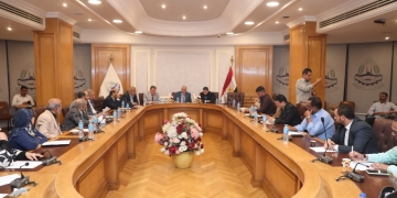 (المستلزمات الطبية): نتطلع إلى سرعة إنهاء إشكاليات تطبيق الدمغة وبيع وشراء الأسهم مع رئيس هيئة الدواء 1 - جريدة المساء