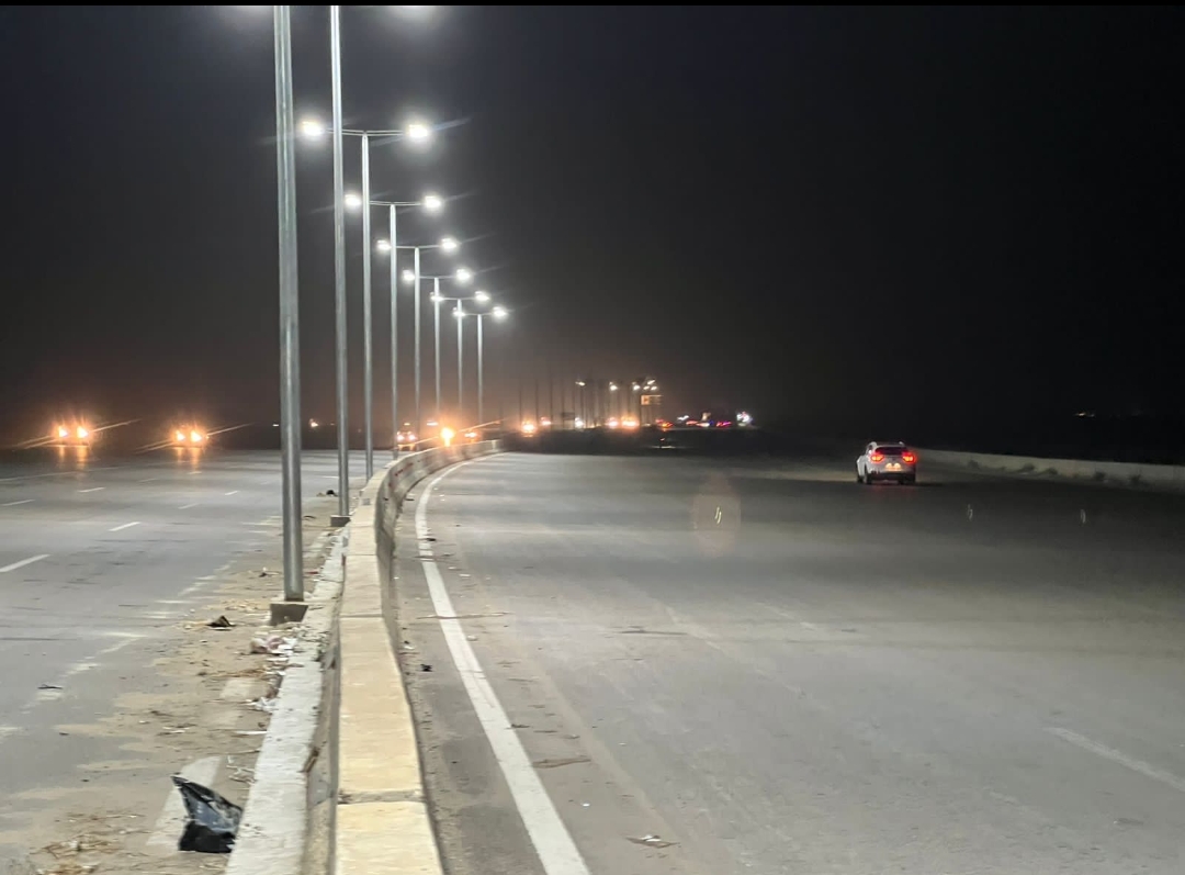 إضاءة طريق الحى الإماراتى ببورسعيد من منفذ ٣٠ يوليو حتى اليوترن 18 - جريدة المساء