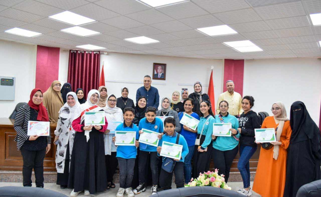 تكريم ٧ طلاب فائزين مسابقة الكمبيوتر وتكنولوجيا المعلومات الوزارية فى بورسعيد 19 - جريدة المساء