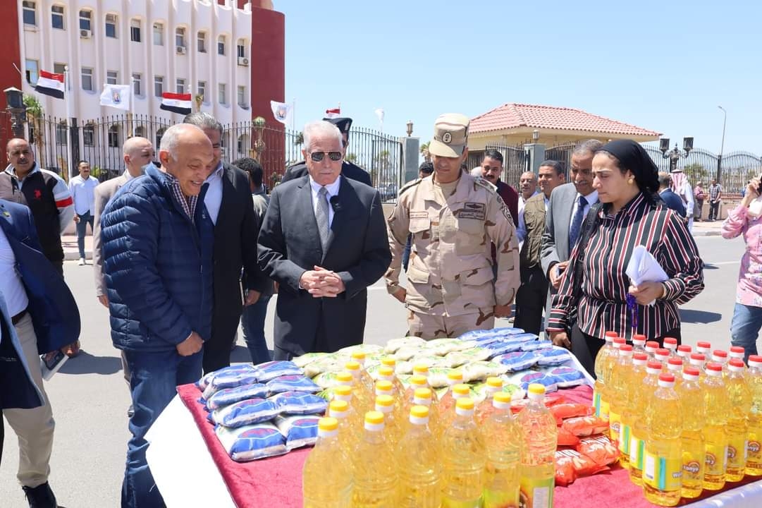 فوده : يشكر القوات المسلحة ( جهاز مشروعات الخدمة الوطنية) علي جهودها في توفير السلع الغذائية بأسعار مخفضة للمواطنين 18 - جريدة المساء