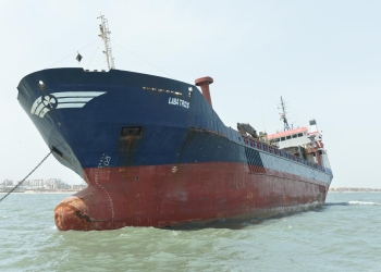 مصاحب " البورسعيدى ينجح في إنقاذ سفينة و طاقمها من الغرق فور استغاثتها من غاطس القناة 30 - جريدة المساء