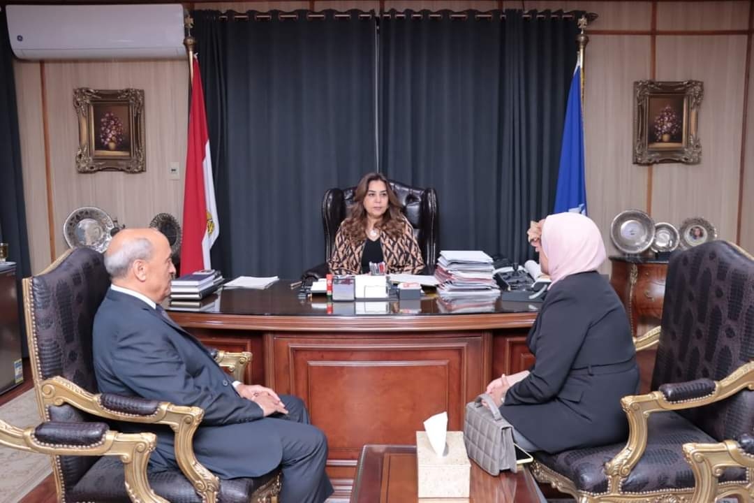 محافظ دمياط تبحث مع المشرف العام بجهاز حماية المستهلك بمدن القناة ودمياط سُبل تعزيز أواصر التعاون المشترك بين الجانبين 18 - جريدة المساء