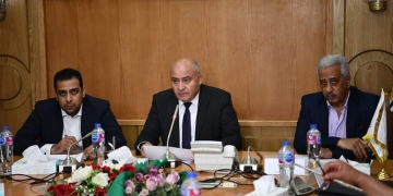 محافظ قنا يستعرض الموقف المالى والتنفيذى لمشروعات الربع الأخير من الخطة الاستثمارية 2 - جريدة المساء محافظ قنا يستعرض الموقف المالى والتنفيذى لمشروعات الربع الأخير من الخطة الاستثمارية 1 - جريدة المساء