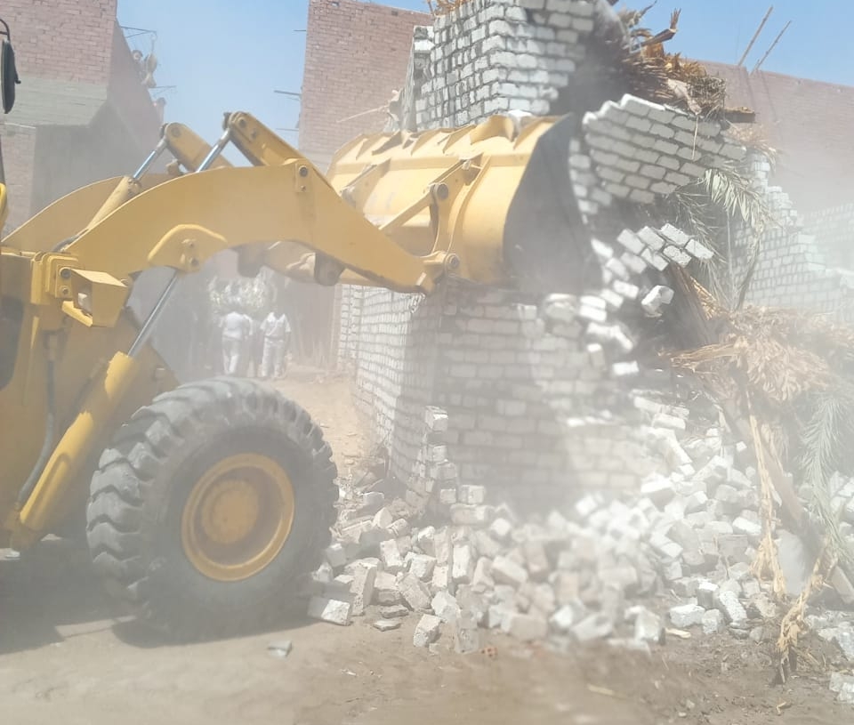 إزالة 70 حالة تعد على الأراضي الزراعية وأملاك الدولة.. في بني سويف 18 - جريدة المساء