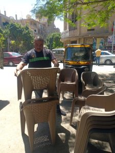 بعد الاستماع إلي شكاوي المواطنين: رئيس حي العمرانية يزيل 38 حالة إشغال لكافيهات ويرفع لوحات إعلانية مخالفة.. خلال حملة مكبرة بالشوارع الرئيسية(صور) 45 - جريدة المساء