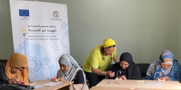 قومى المرأة يدرب سيدات الأقصر على صناعة "البوك مارك" 1 - جريدة المساء