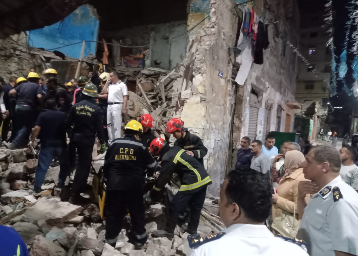 مفاجأة.. عقار حارة المرزوقي المنهار صدر له قرار إزالة منذ ١٢ عامًا 19 - جريدة المساء