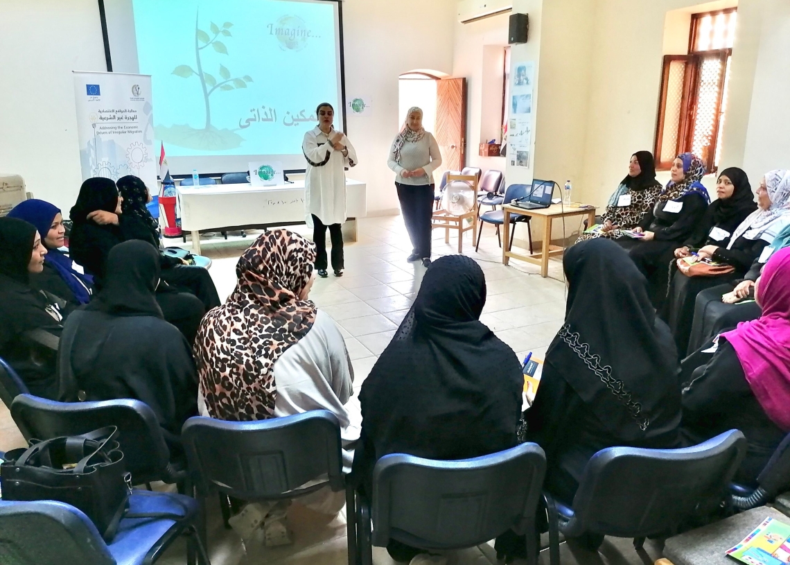 "قومي المرأة" يدرب سيدات الأقصر على ابتكار التصميمات والعلامات التجارية 19 - جريدة المساء