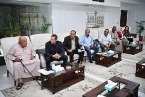 محافظ قنا يناقش فرص إنشاء مصنع سماد كيمياوي على مساحة 30 ألف متر مربع 21 - جريدة المساء