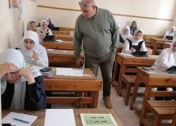 وكيل تعليم الدقهلية يتفقد امتحانات الشهادة الإعدادية بلجان غرب المنصورة 21 - جريدة المساء