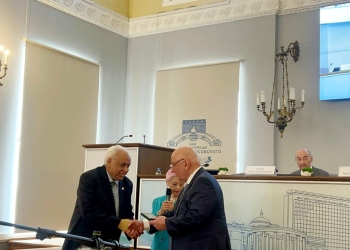 منح وسام"ديمخوف" الروسى لرئيس فريق زراعة الكبد بالمنصورة تقديرًا لدوره فى المجال 31 - جريدة المساء