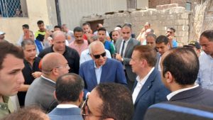 محافظا الجيزة والمنوفية يتفقدان موقع حادث سقوط ميكروباص من علي متن معدية أبو غالب بمنشأة القناطر 25 - جريدة المساء