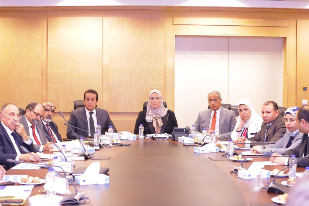 وزيرة التضامن": وضع خارطة طريق لتوسعة التغطية الاجتماعية والصحية للعمالة غير المنتظمة وحمايتهم في الطوارئ 17 - جريدة المساء