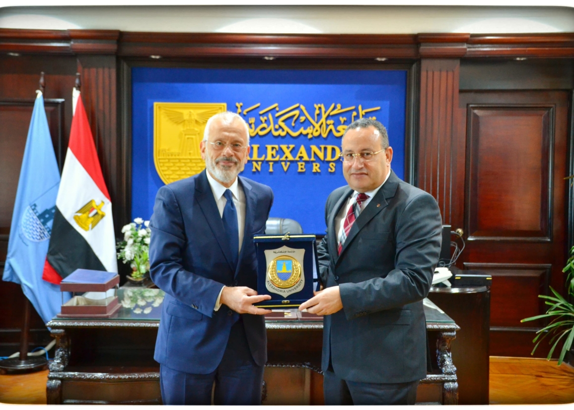 رئيس جامعة الإسكندرية يستقبل سفير اليونان بالقاهرة 20 - جريدة المساء رئيس جامعة الإسكندرية يستقبل سفير اليونان بالقاهرة 19 - جريدة المساء