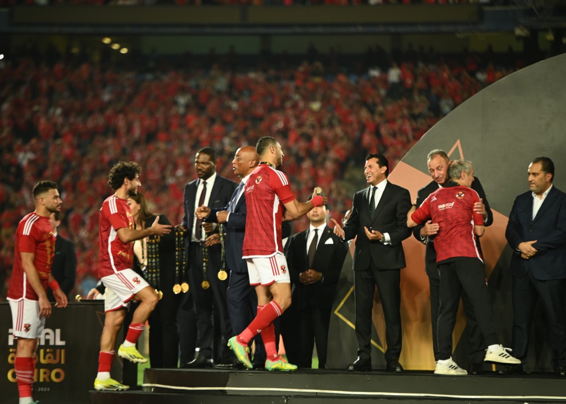 وزير الشباب والرياضة يُتوج النادي الأهلي بالأميرة السمراء ويهنئ مجلس إدارته وجماهيره 17 - جريدة المساء