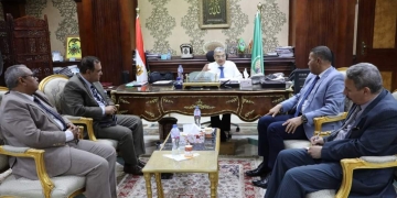 خلال اجتماعه مع رؤساء المراكز.. محافظ المنيا يوجه بتذليل العقبات أمام المواطنين لإنهاء إجراءات التصالح فى مخالفات البناء 1 - جريدة المساء