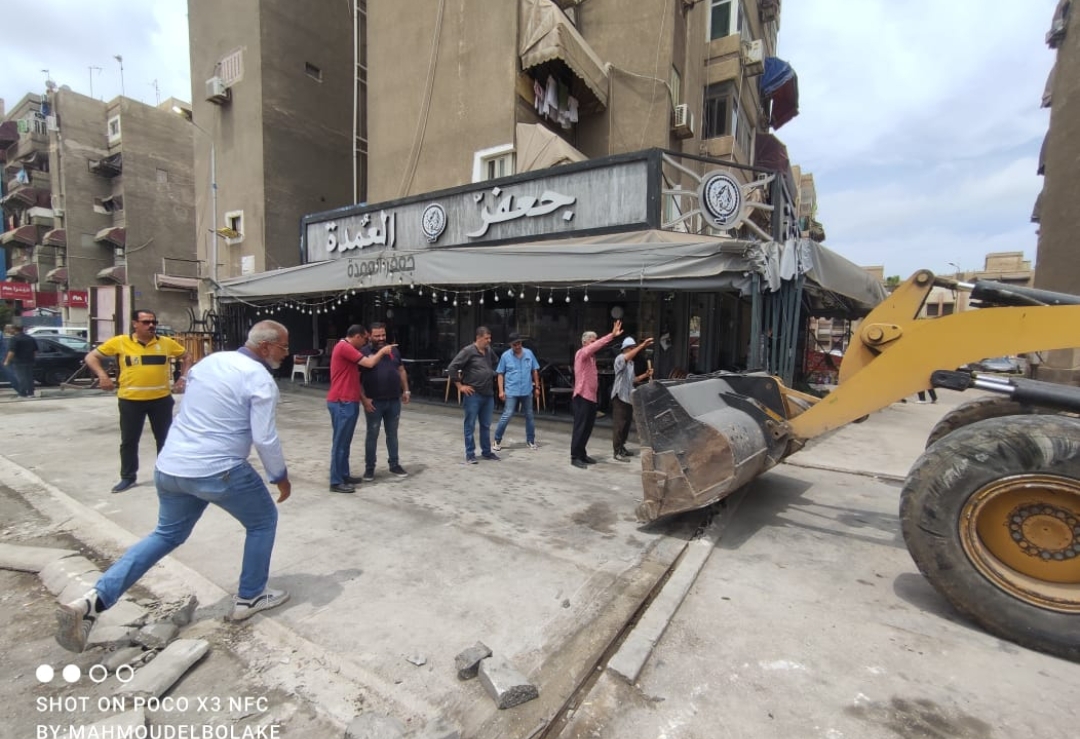 حي الزهور ببورسعيد يضرب بيد من حديد و يزيل كبرى حالات التعدي على حرم الطريق 17 - جريدة المساء