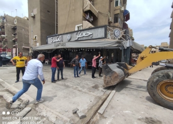 حي الزهور ببورسعيد يضرب بيد من حديد و يزيل كبرى حالات التعدي على حرم الطريق 23 - جريدة المساء
