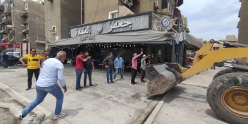 حي الزهور ببورسعيد يضرب بيد من حديد و يزيل كبرى حالات التعدي على حرم الطريق 1 - جريدة المساء