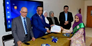 عميد آداب طنطا يكرم الطلاب الفائزين بمسابقة القرآن الكريم 1 - جريدة المساء