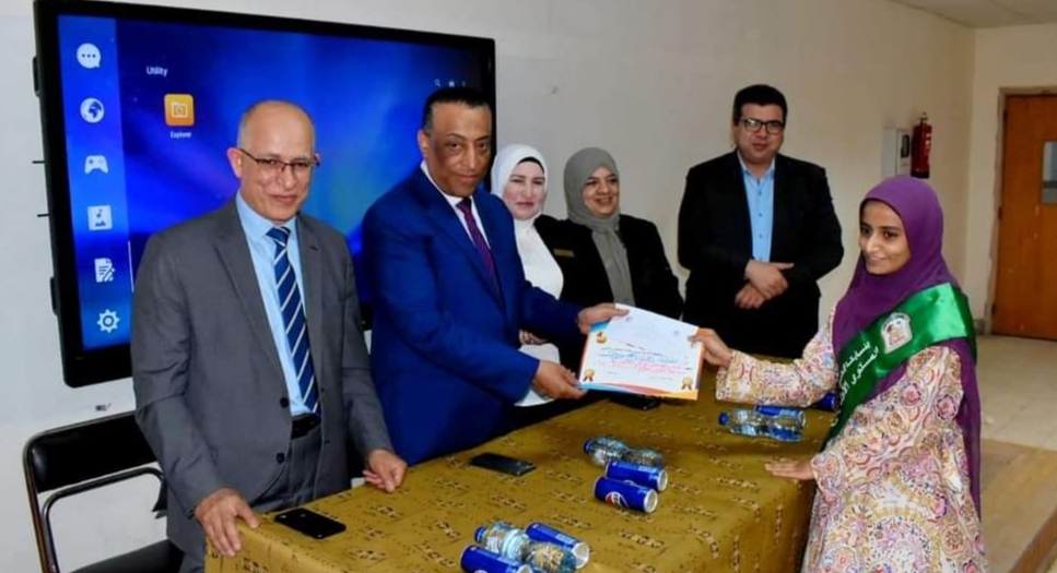 عميد آداب طنطا يكرم الطلاب الفائزين بمسابقة القرآن الكريم 17 - جريدة المساء