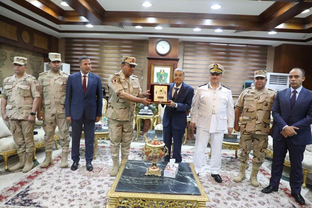 محافظ المنيا يشارك فى حفل "يوم الشهيد" لتكريم أسر الشهداء وضحايا الحرب 20 - جريدة المساء محافظ المنيا يشارك فى حفل "يوم الشهيد" لتكريم أسر الشهداء وضحايا الحرب 19 - جريدة المساء