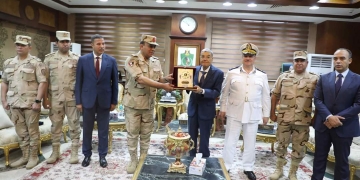 محافظ المنيا يشارك فى حفل "يوم الشهيد" لتكريم أسر الشهداء وضحايا الحرب 2 - جريدة المساء محافظ المنيا يشارك فى حفل "يوم الشهيد" لتكريم أسر الشهداء وضحايا الحرب 1 - جريدة المساء