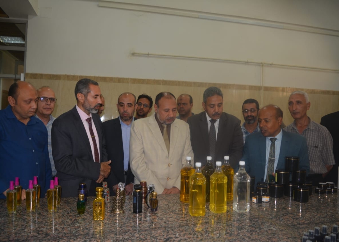 تحت شعار "صنع في جامعة الأزهر بأسيوط" .. افتتاح وحدة تصنيع مستحضرات طبية و تجميل بفرع الوجه القبلي 19 - جريدة المساء