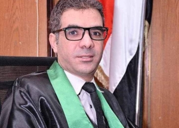 رئيس جامعة سوهاج يهنئ الدكتور محمد هندي لحصوله على جائزة الدولة التشجيعية فى مجال الدراسات الأدبية واللغوية 19 - جريدة المساء