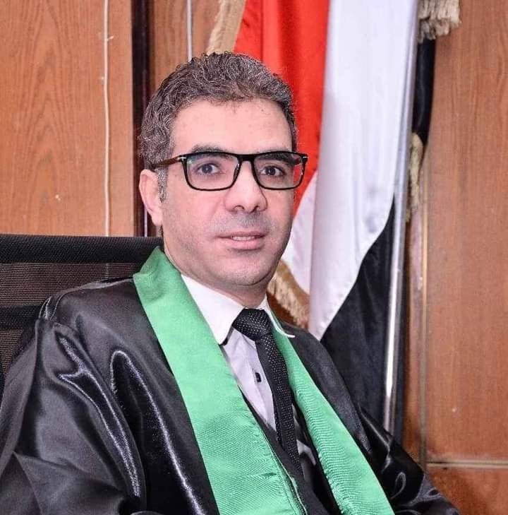 رئيس جامعة سوهاج يهنئ الدكتور محمد هندي لحصوله على جائزة الدولة التشجيعية فى مجال الدراسات الأدبية واللغوية 19 - جريدة المساء