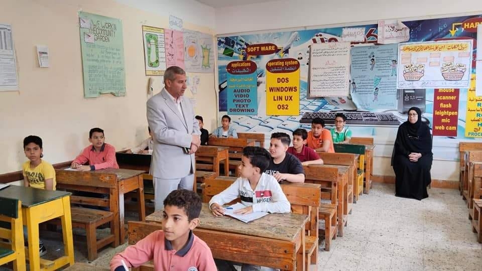 مدير "تعليم دمياط" يتابع امتحانات صفوف النقل للعام الدراسى ٢٠٢٤/٢٠٢٣ 17 - جريدة المساء