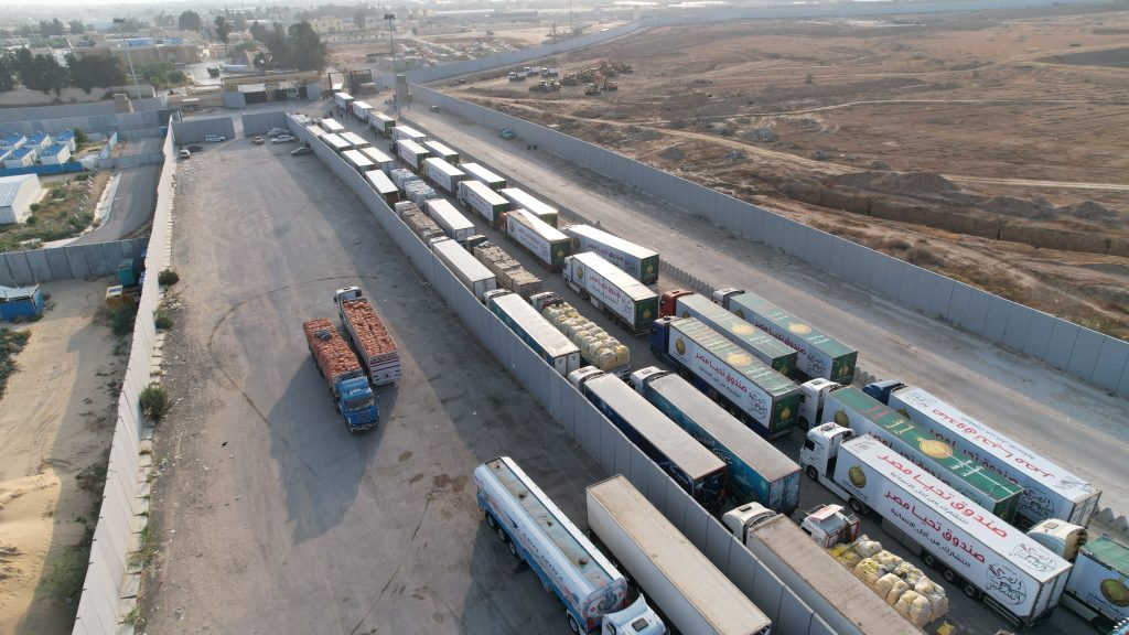 "صندوق تحيا مصر": وصول القافلة الإغاثية الخامسة إلى الجانب الفلسطينى 32 - جريدة المساء