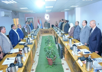 مجلس جامعة سوهاج يستهله جلسته بالوقوف دقيقة حداد علي شهيد القوات المسلحة المصرية الذي استشهد في منطقة الشريط الحدودي برفح 23 - جريدة المساء