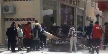 محافظ أسوان يتابع جهود إحتواء حريق بسيارة داخل إحدى محطات الوقود دون وقوع إصابات أو خسائر فى الأرواح 2 - جريدة المساء محافظ أسوان يتابع جهود إحتواء حريق بسيارة داخل إحدى محطات الوقود دون وقوع إصابات أو خسائر فى الأرواح 1 - جريدة المساء