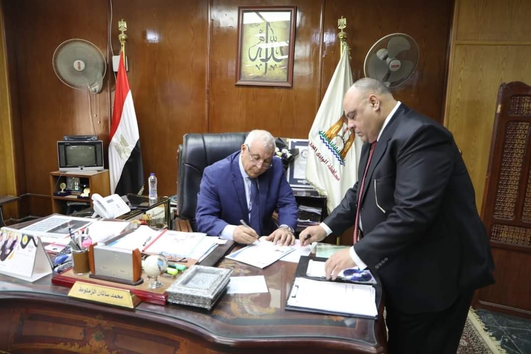 محافظ الوادي الجديد يعتمد نتيجة الشهادة الإعدادية بنسبة نجاح ٩٥.٥٪ 19 - جريدة المساء