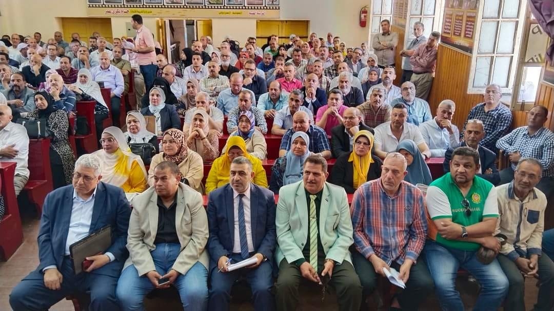 مدير "تعليم دمياط" يجتمع برؤساء لجان الشهادة الإعدادية لبحث استعدادات الامتحانات 19 - جريدة المساء