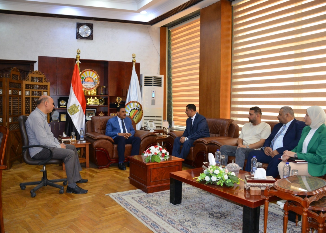 محافظ مطروح يلتقي وفد لجنة جامعة الأزهر الشريف المعنية بإنشاء فرع الجامعة بمطروح 17 - جريدة المساء