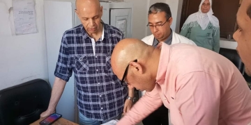 وكيل وزارة الصحة بالشرقية يفاجئ مستشفى ههيا ويجتمع بالإدارة الجديدة ويوجه بنقل مشرفي التغذية 1 - جريدة المساء