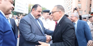 محافظ الشرقية يؤدي صلاة عيد الأضحي بمسجد الفتح بالزقازيق وسط جموع المواطنين 1 - جريدة المساء