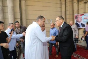 محافظ الشرقية يؤدي صلاة عيد الأضحي بمسجد الفتح بالزقازيق وسط جموع المواطنين 20 - جريدة المساء