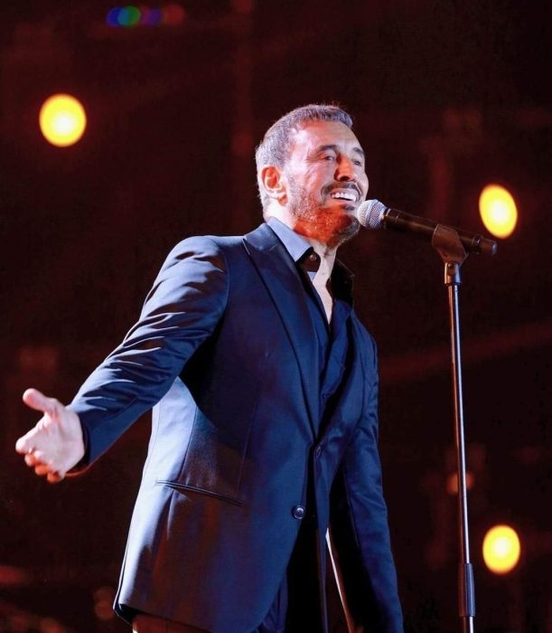 "بنحبك يا كاظم..الدباديب..الأحضان.. اتجوزك".. ١٥ لقطة من حفل كاظم الساهر في القاهرة الجديدة 20 - جريدة المساء "بنحبك يا كاظم..الدباديب..الأحضان.. اتجوزك".. ١٥ لقطة من حفل كاظم الساهر في القاهرة الجديدة 19 - جريدة المساء