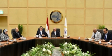 وزير النقل يتابع جدول تصنيع و توريد باقي عربات صفقة ال1350 عربة قطار 1 - جريدة المساء