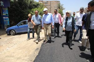 خلال تفقده أعمال تطوير محوري المنصورية والمريوطية.. محافظ الجيزة يصطحب عدداً من المواطنين للتعرف علي آراءهم في التخطيط المرورى الجديد 17 - جريدة المساء