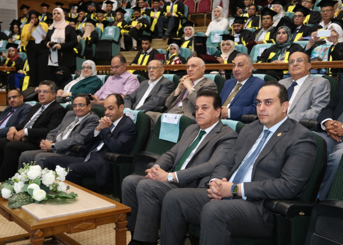 رئيس هيئة الرعاية الصحية ورئيس المجلس العلمي للزمالة المصرية لإدارة النظم والمنشآت الصحية يشهدان حفل تكريم أوائل خريجي الزمالة المصرية 16 - جريدة المساء رئيس هيئة الرعاية الصحية ورئيس المجلس العلمي للزمالة المصرية لإدارة النظم والمنشآت الصحية يشهدان حفل تكريم أوائل خريجي الزمالة المصرية 15 - جريدة المساء