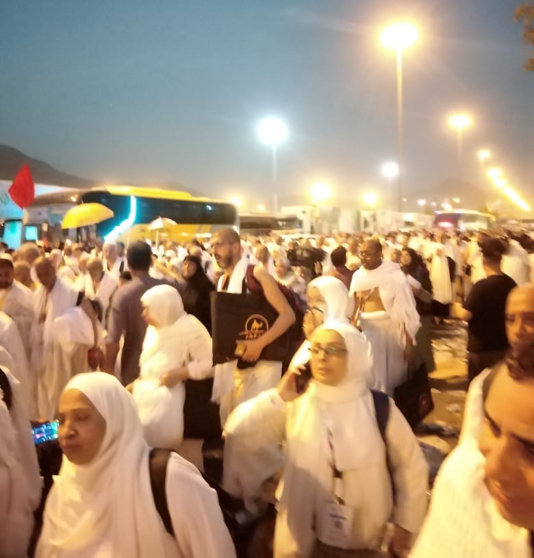 نجاح نفرة حجيج الجمعيات عقب غروب شمس يوم عرفات إلى مزدلفة 19 - جريدة المساء