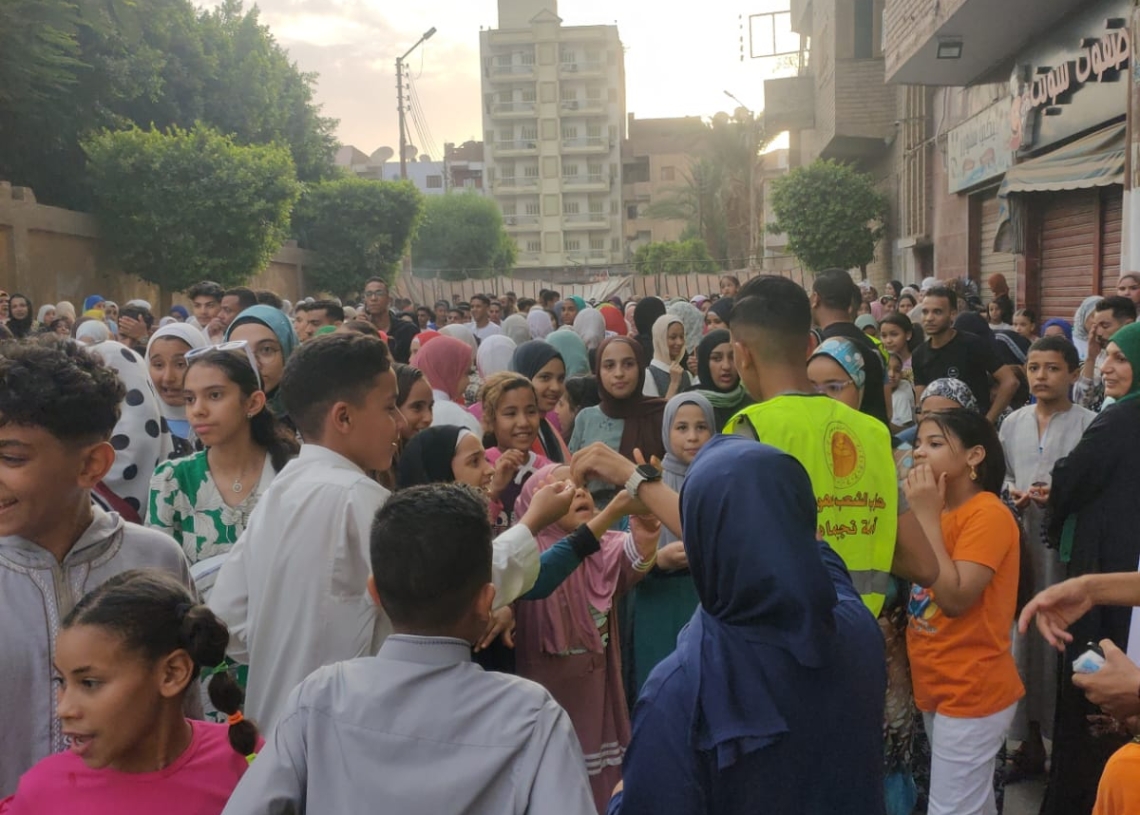 "الشعب الجمهورى" بقنا يرسم البهجة على وجوه الأطفال فى أول أيام عيد الأضحى المبارك  19 - جريدة المساء