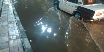 انفجار مفاجئ يتسبب فى انقطاع المياه عن وسط مدينة أسيوط 2 - جريدة المساء انفجار مفاجئ يتسبب فى انقطاع المياه عن وسط مدينة أسيوط 1 - جريدة المساء