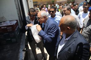 مقدمة من صندوق تحيا مصر | محافظ الجيزة يشهد توزيع 12.5طن من لحوم الأضاحي علي 6250 أسرة من الفئات الأولى بالرعاية 45 - جريدة المساء