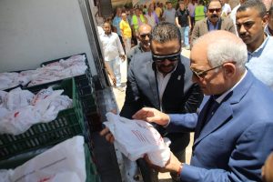 مقدمة من صندوق تحيا مصر | محافظ الجيزة يشهد توزيع 12.5طن من لحوم الأضاحي علي 6250 أسرة من الفئات الأولى بالرعاية 23 - جريدة المساء